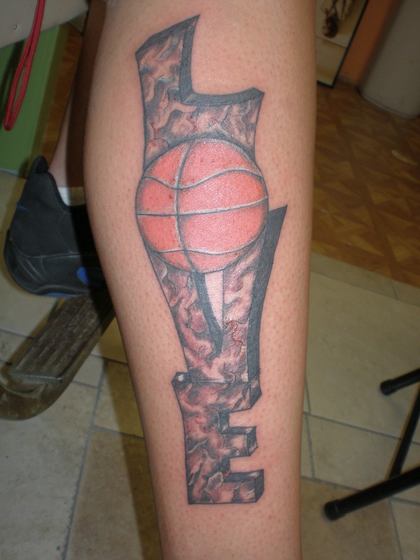 tatouage de basket-ball
