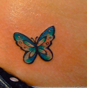 tatouage petit papillon